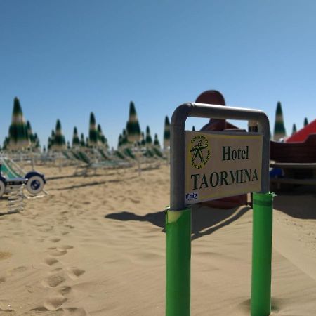 Hotel Taormina Лідо-ді-Єзоло Екстер'єр фото