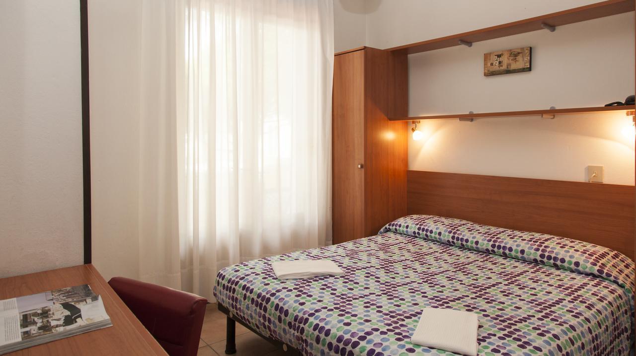 Hotel Taormina Лідо-ді-Єзоло Екстер'єр фото