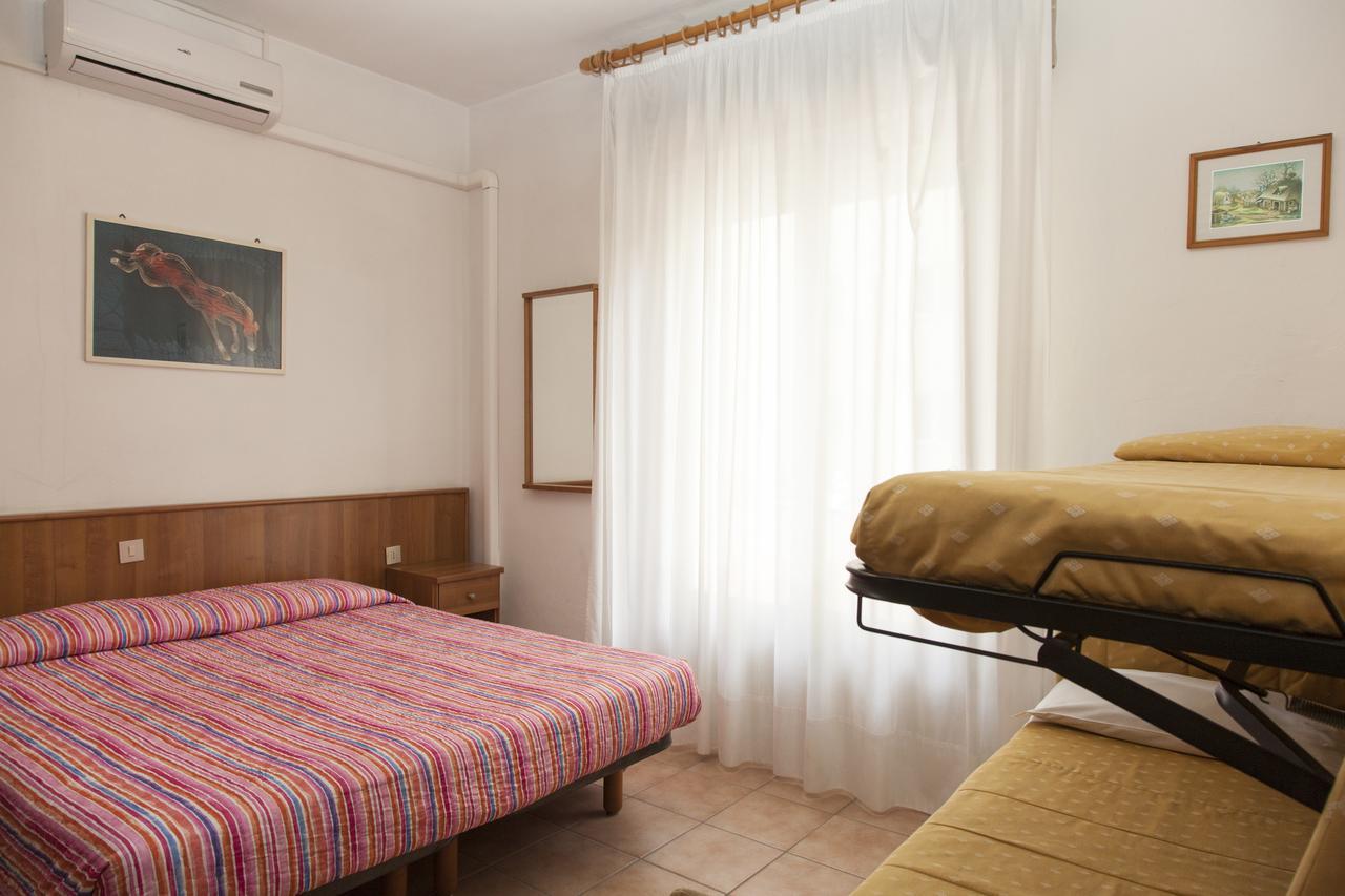 Hotel Taormina Лідо-ді-Єзоло Екстер'єр фото